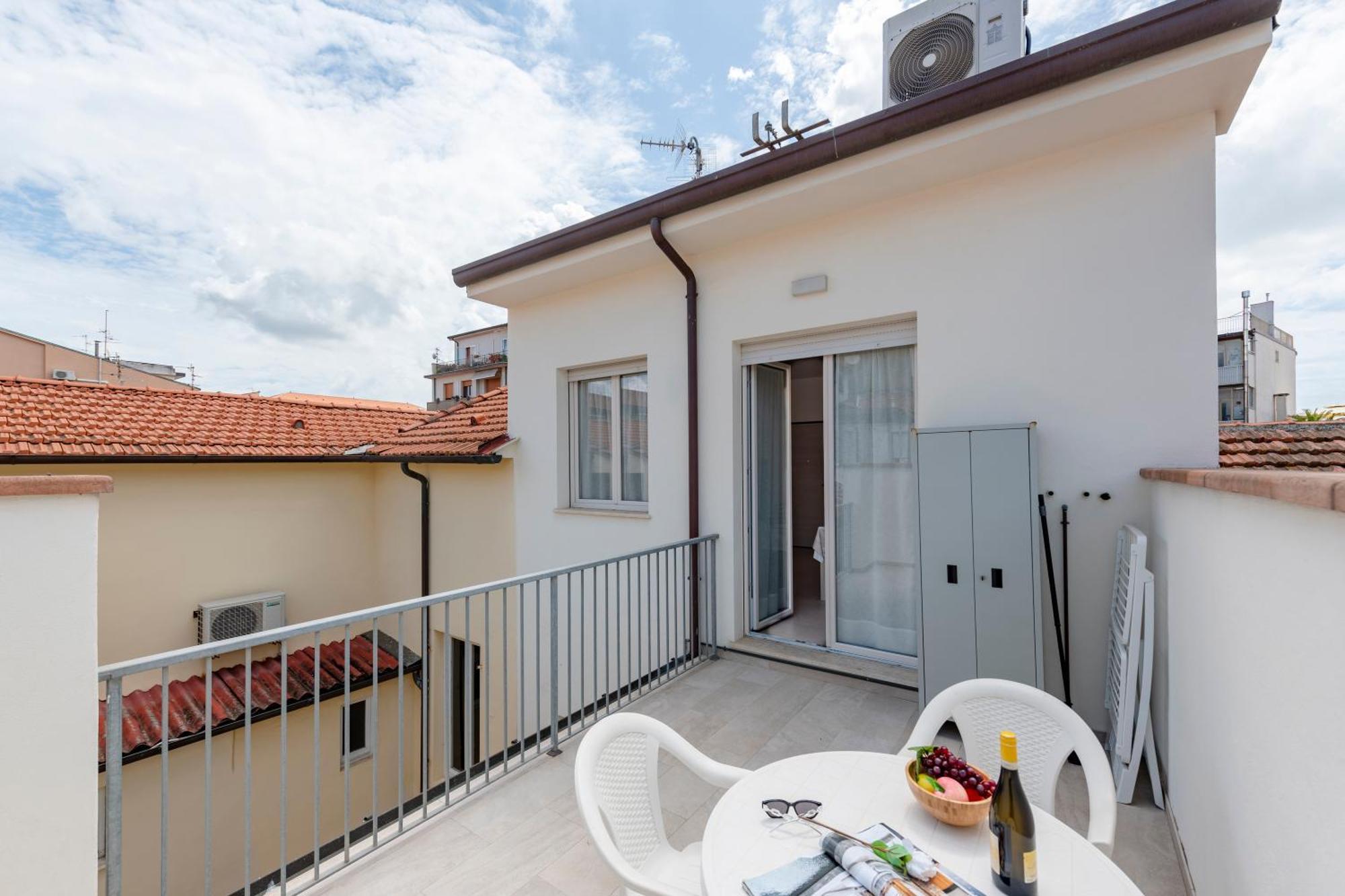Suite Ondina Viareggio Apartments Bagian luar foto